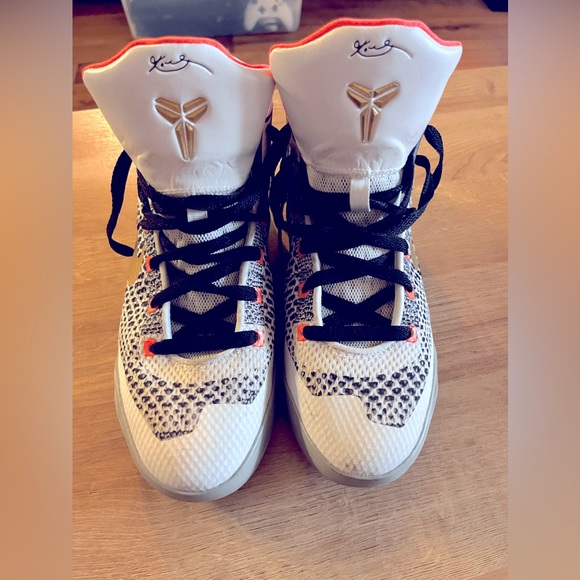 Nike Rare Kobe 9 Elite GS Sneakers - Picture 2 of 7